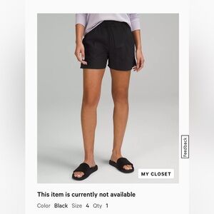 NWOT Lululemon Lightweight Mid-Rise 3.5” Short, Black Size 4